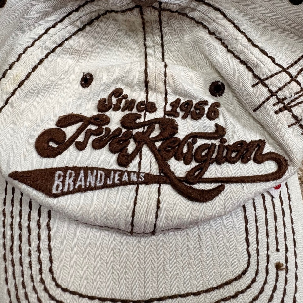 True Religion Buddha Y2K‎ Cream Hip Hop Contrast Stitch A-Flex Distressed Hat OS